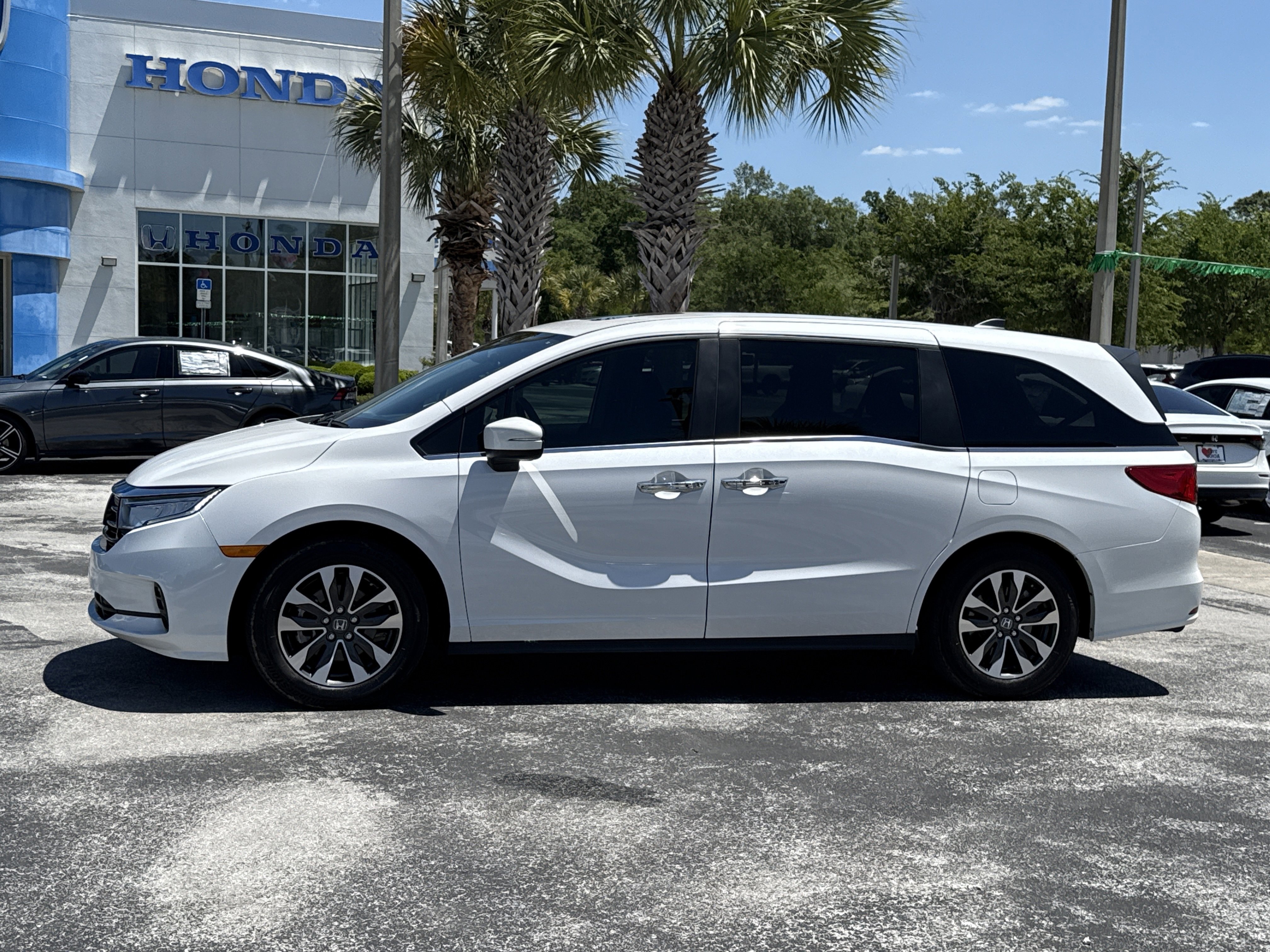 Certified 2024 Honda Odyssey EX-L image 11