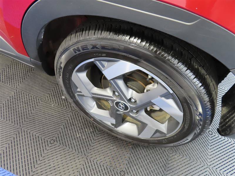 Used 2025 Hyundai Venue SEL FWD image 7