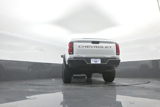 Used 2024 Chevrolet Colorado ZR2 w/ Safety Package AWD/4WD image 35