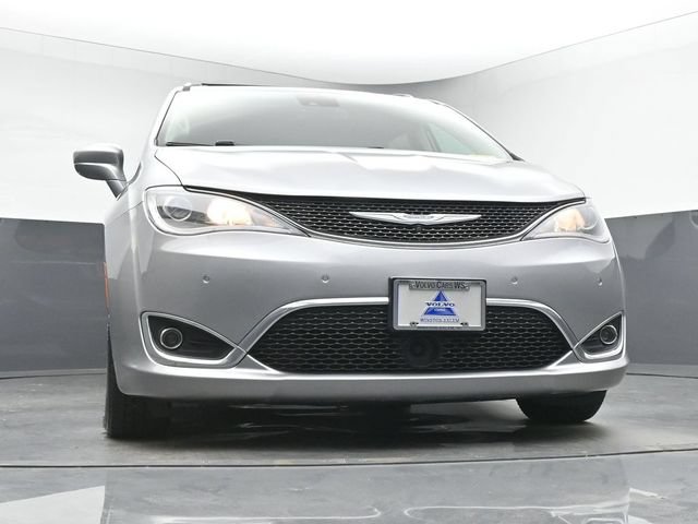 Used 2018 Chrysler Pacifica Touring-L w/ Advanced Safetytec Group FWD image 11
