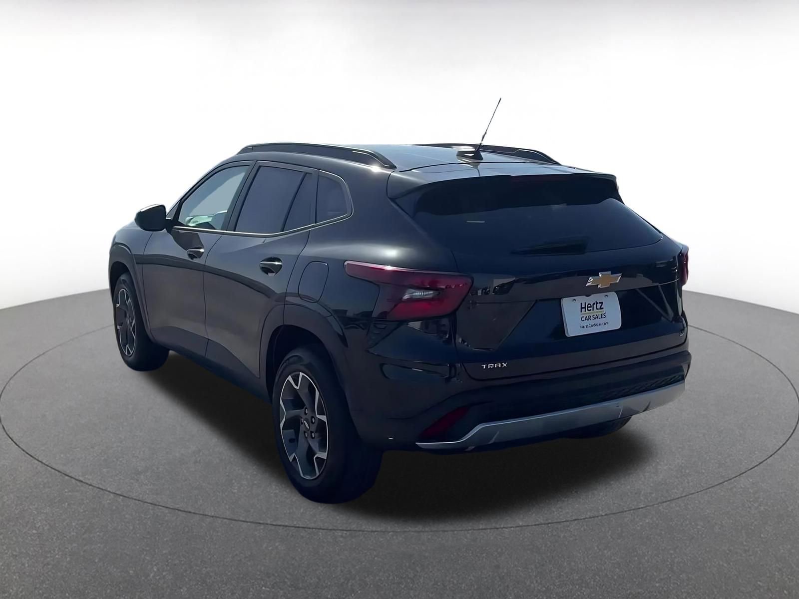 Used 2025 Chevrolet Trax LT image 11