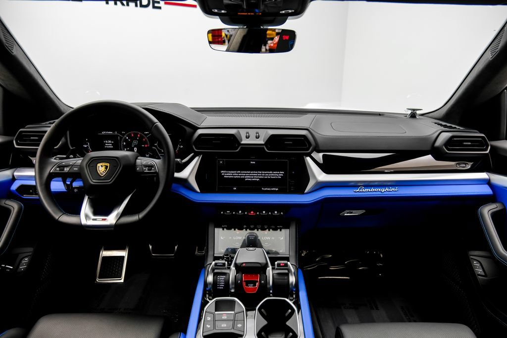 Used 2025 Lamborghini Urus SE AWD/4WD image 17