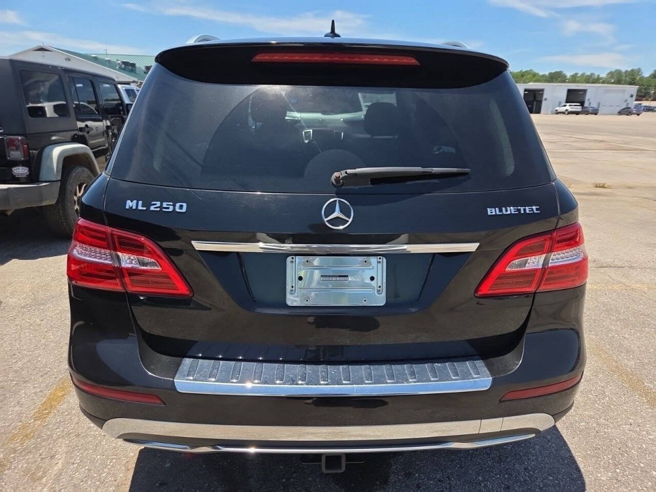 Used 2015 Mercedes-Benz ML 250 BlueTEC 4MATIC image 5