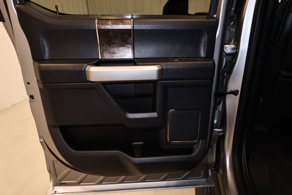 Certified 2022 Ford F250 Lariat w/ Black Appearance Package image 16