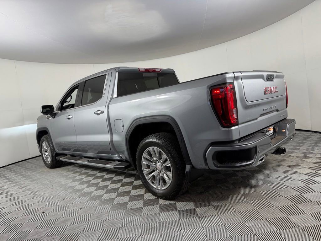 Used 2024 GMC Sierra 1500 Denali w/ Technology Package AWD/4WD image 9