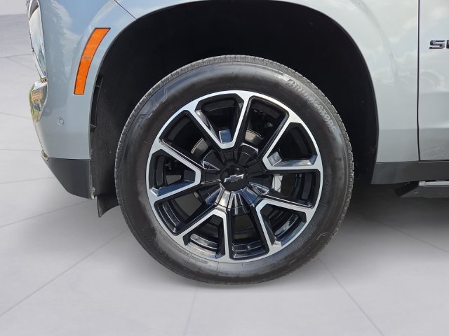 Certified 2025 Chevrolet Suburban RST w/ RST Capability Package AWD/4WD image 9