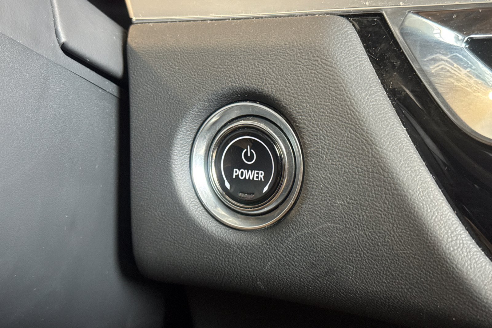 Used 2024 Cadillac Lyriq Luxury RWD image 33