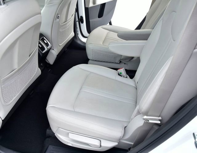 Certified 2024 Kia Sorento EX w/ Panoramic Sunroof Package image 16