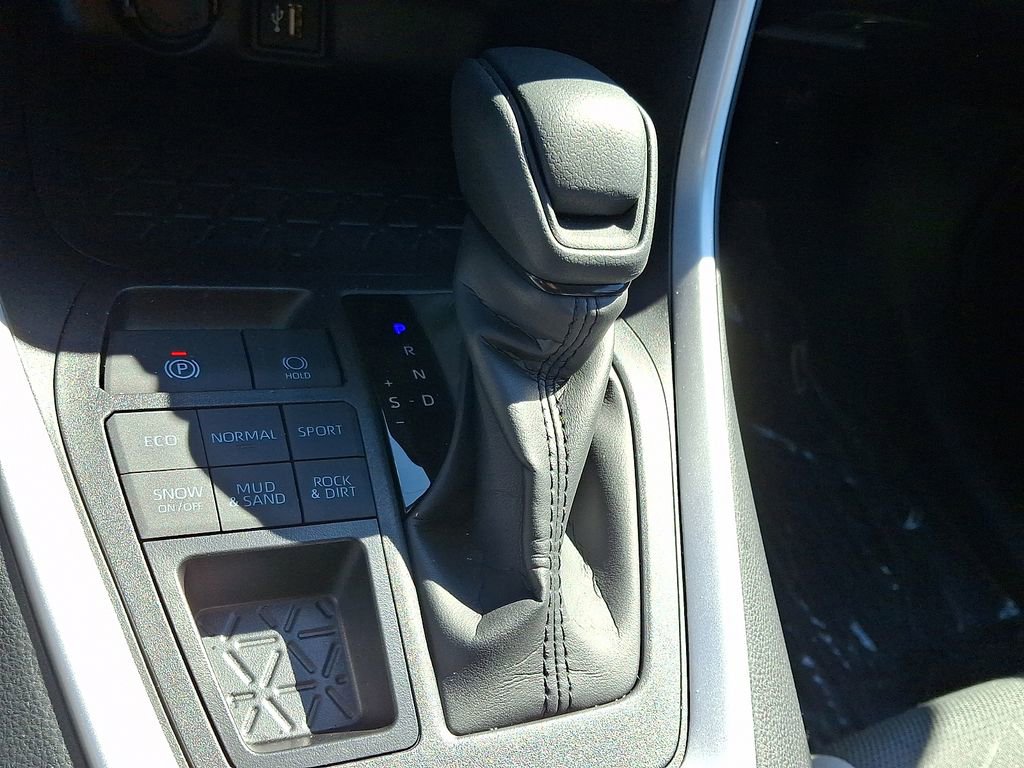 Used 2025 Toyota RAV4 XLE image 15