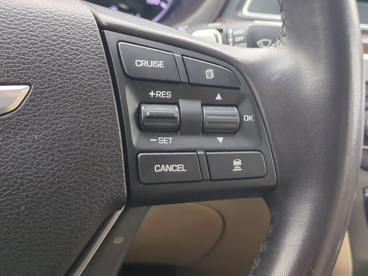 Used 2015 Hyundai Genesis 3.8 w/ Option Group 03 RWD image 23