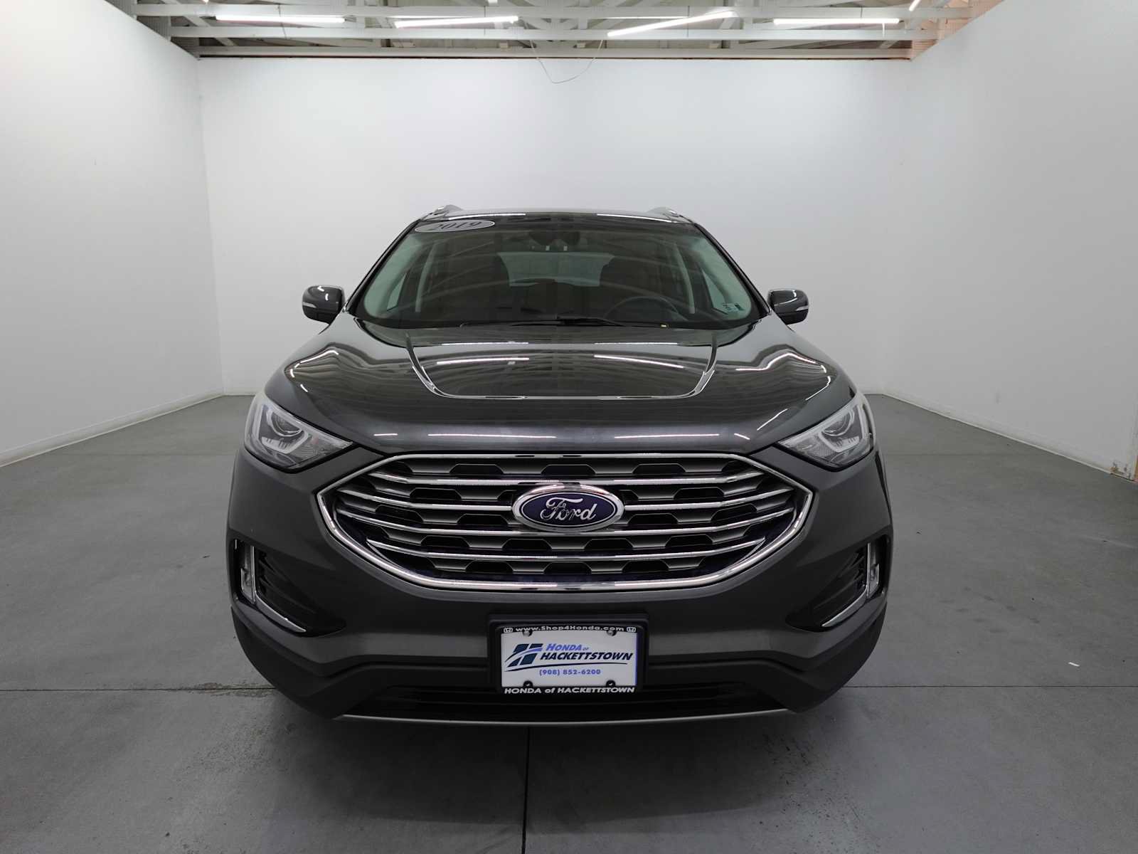 Used 2019 Ford Edge SEL w/ Equipment Group 201A AWD/4WD image 2