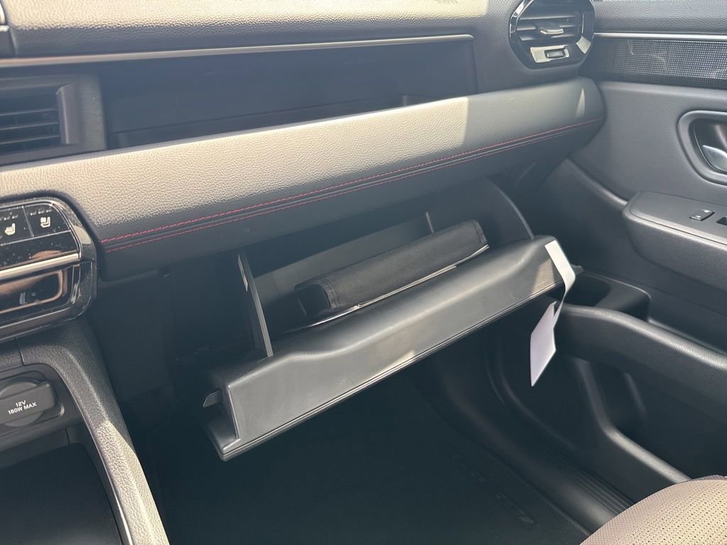 Certified 2025 Honda Pilot Black Edition image 28
