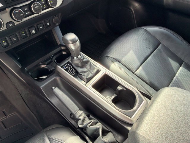 Used 2021 Toyota Tacoma Limited w/ Nightshade Package AWD/4WD image 21