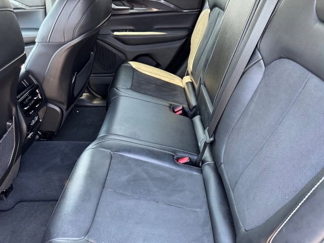 Used 2023 Jeep Grand Cherokee Altitude AWD/4WD image 14