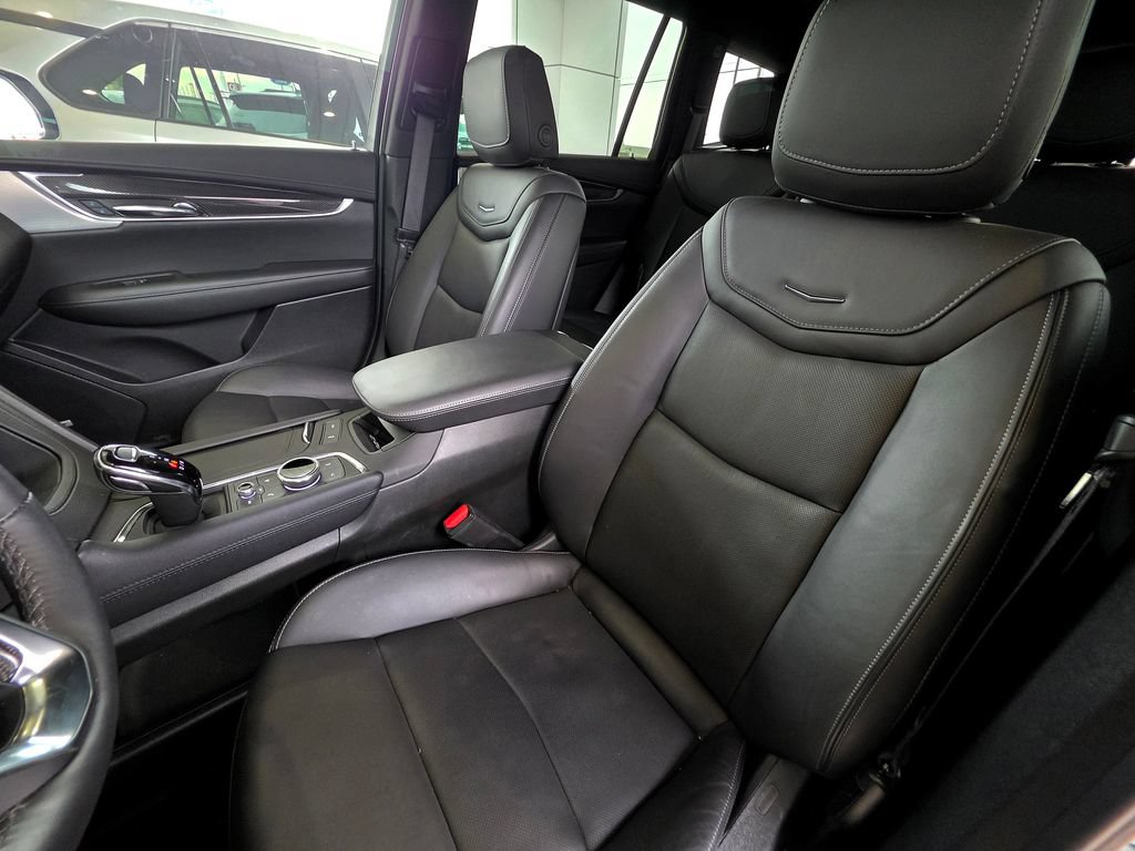 Used 2025 Cadillac XT6 Sport w/ LPO, Floor Liner Package AWD/4WD image 20