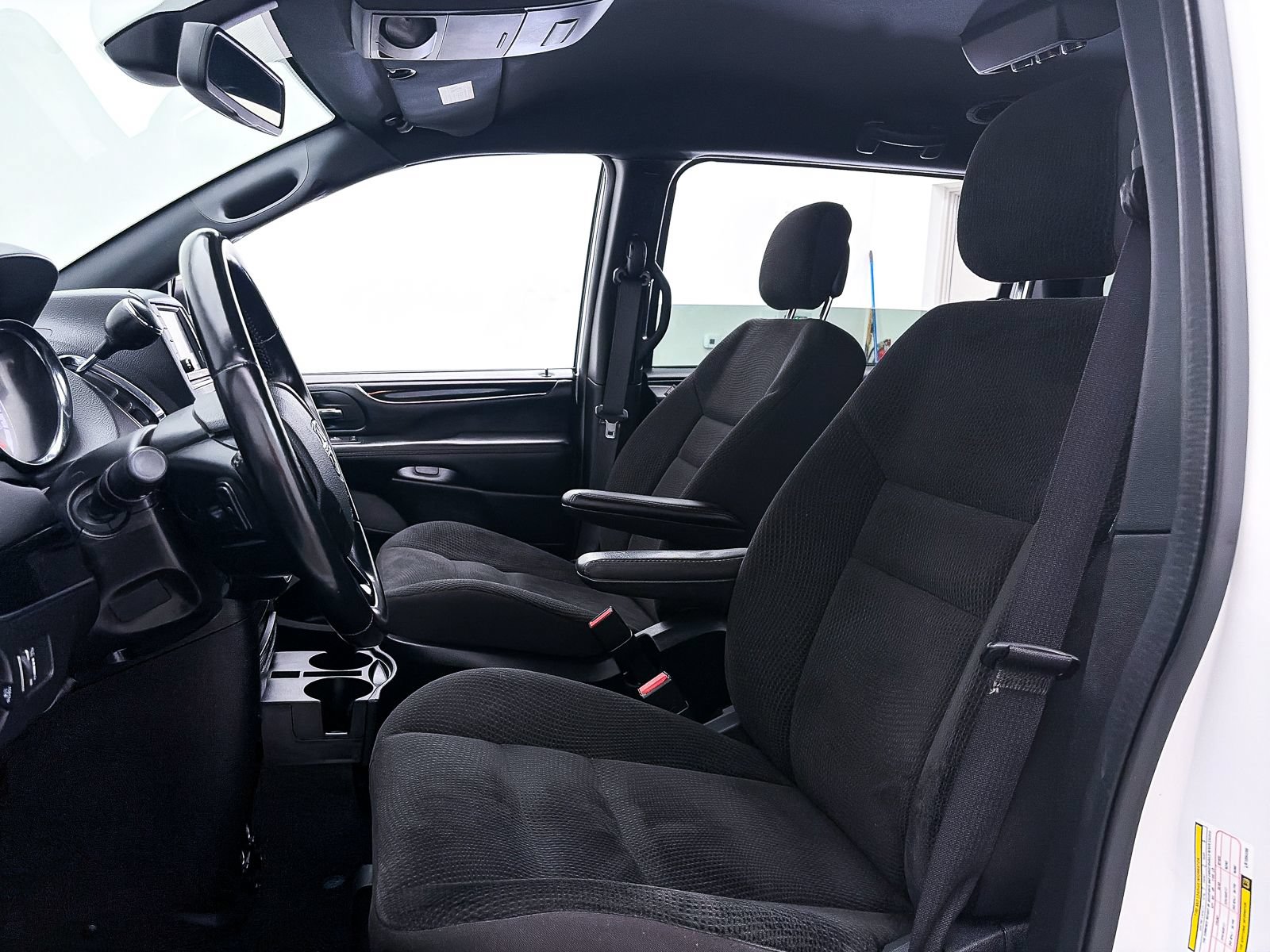 Used 2020 Dodge Grand Caravan SE FWD image 11