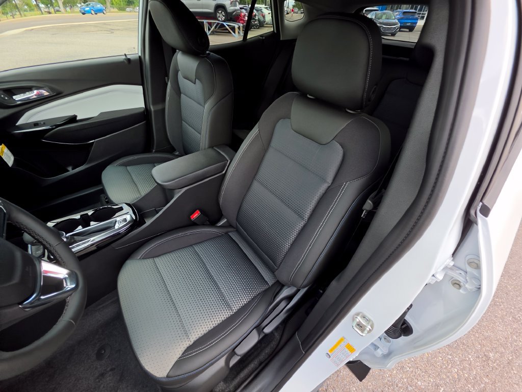 New 2026 Chevrolet Trax LT w/ Driver Confidence Package FWD image 9
