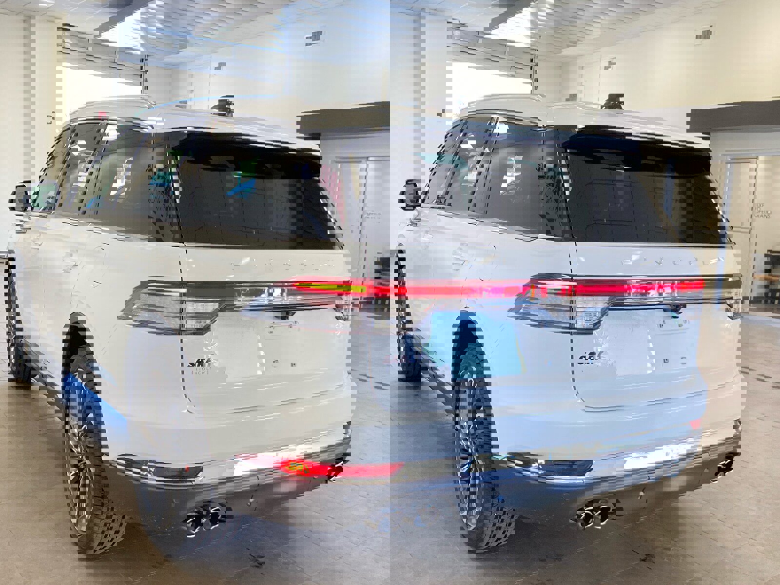 New 2026 Lincoln Aviator Reserve AWD/4WD image 12