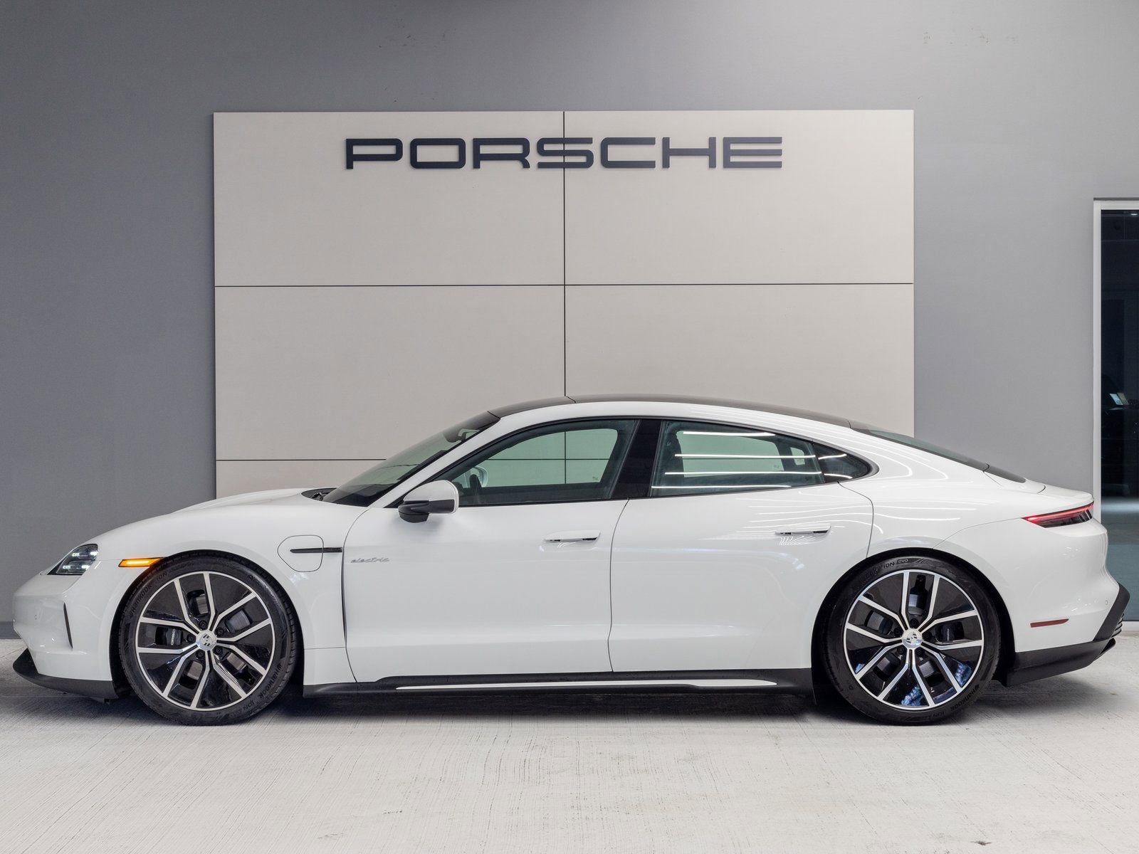 Certified 2025 Porsche Taycan RWD image 2