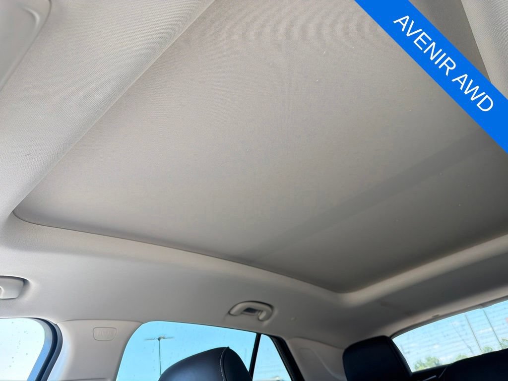 Used 2021 Buick Envision Avenir w/ Technology Package II AWD/4WD image 23