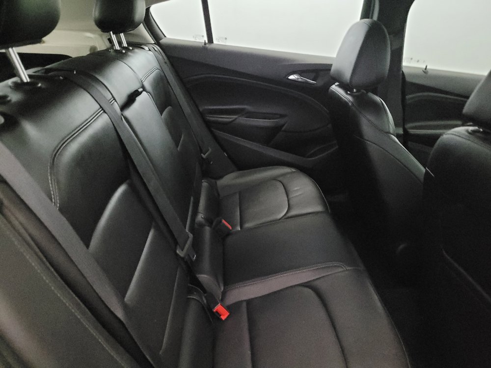 Used 2018 Chevrolet Cruze Premier FWD image 19
