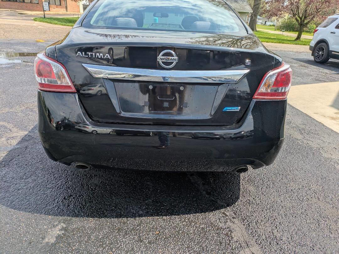 Used 2013 Nissan Altima 2.5 S FWD image 9