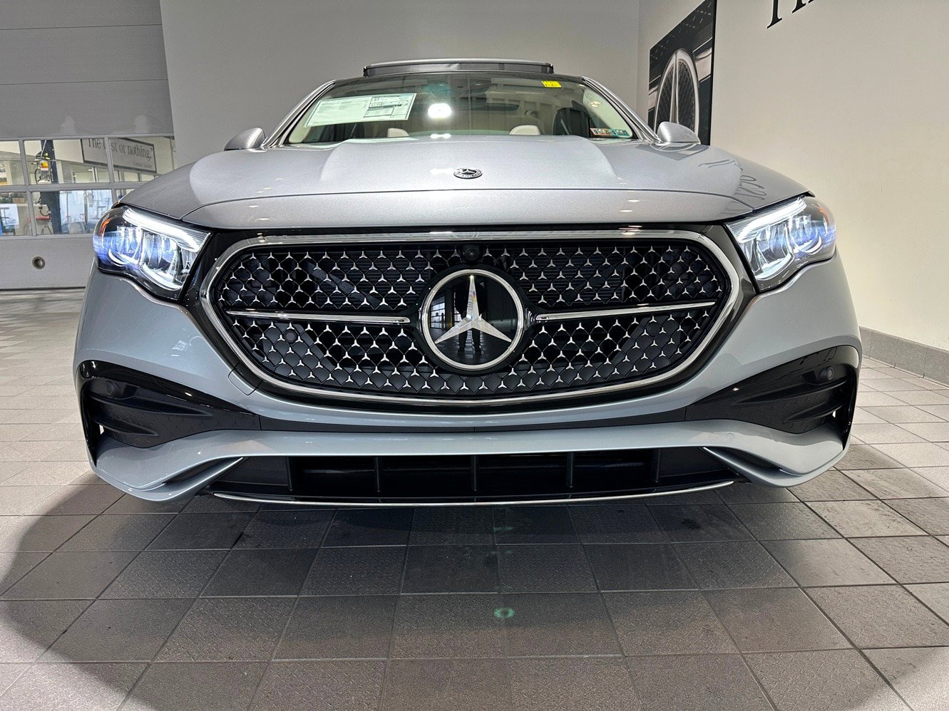 New 2026 Mercedes-Benz E 350 4MATIC Sedan image 2