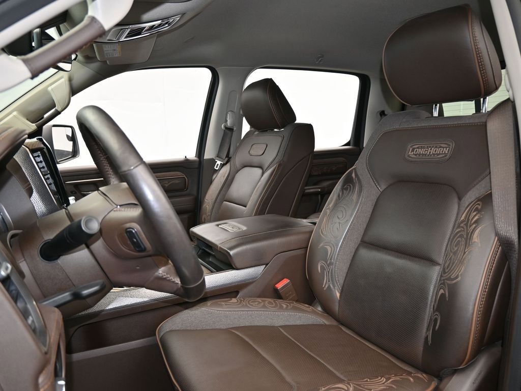 Used 2025 RAM 1500 Limited image 12