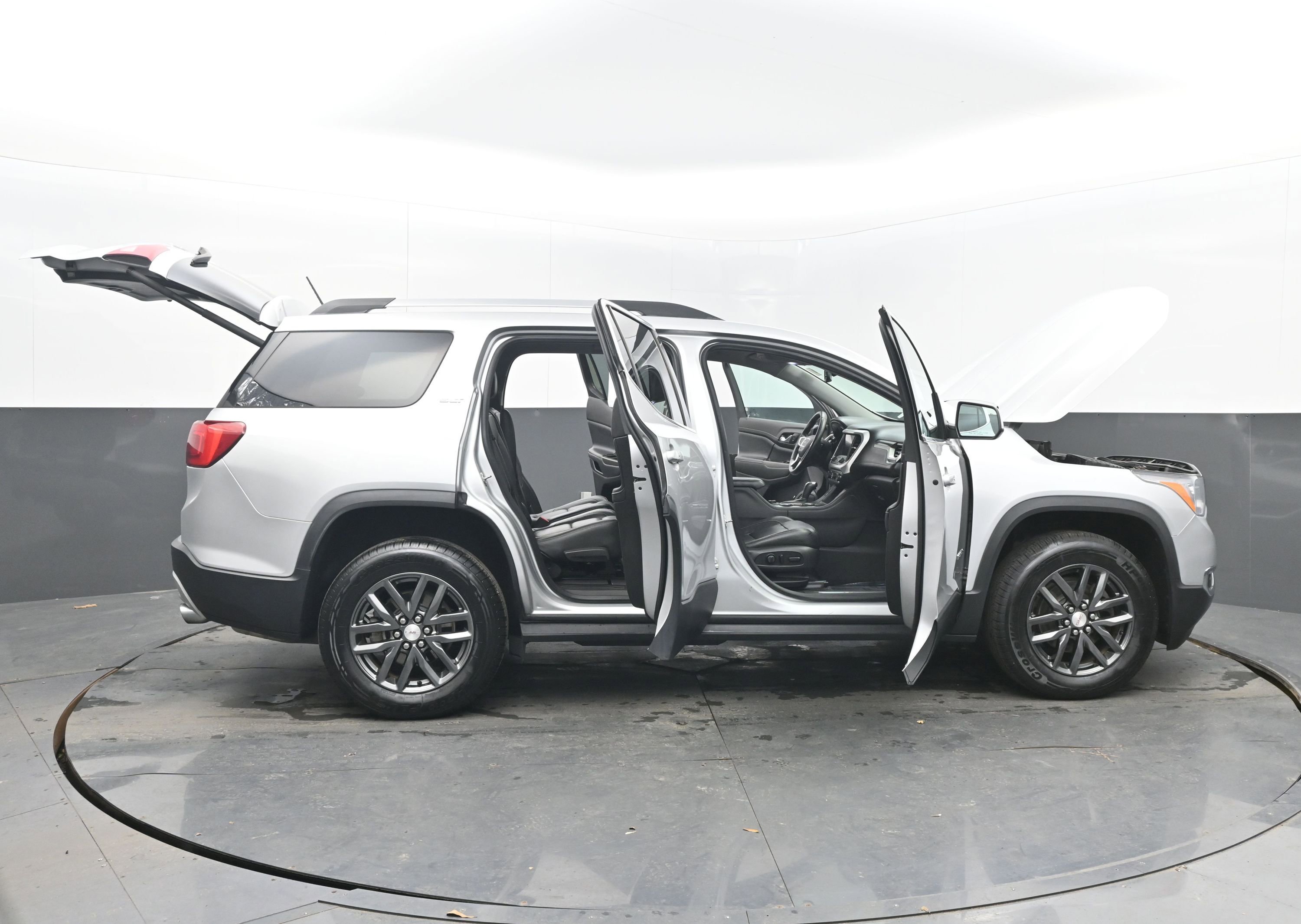 Used 2019 GMC Acadia SLT image 46