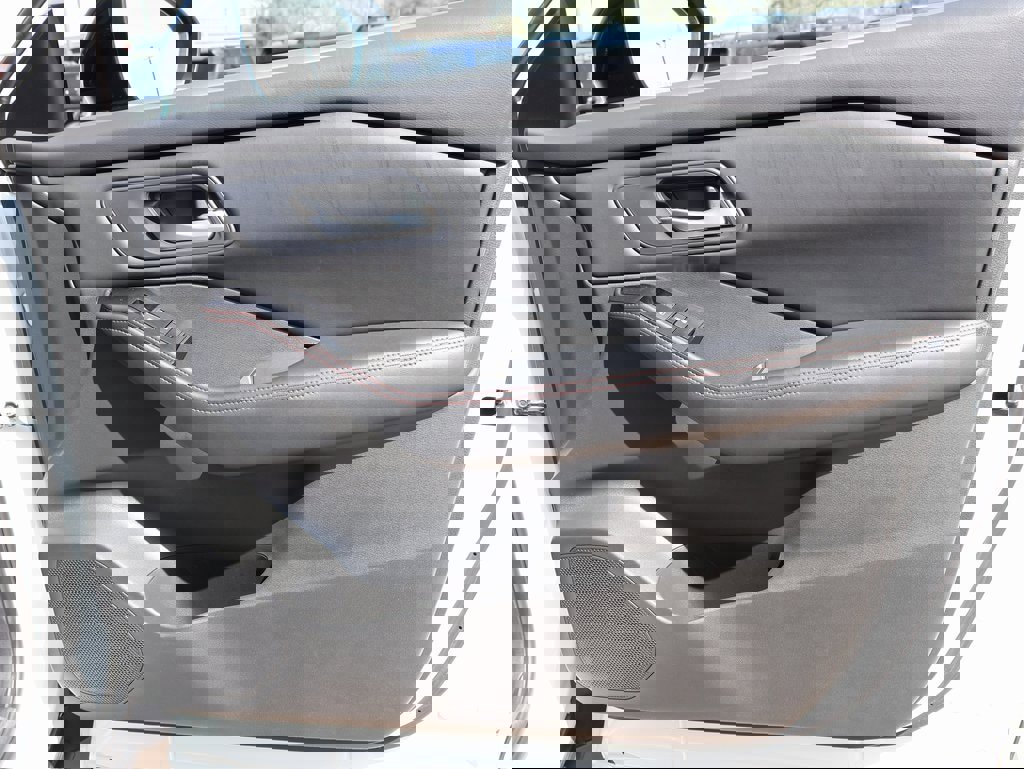 Used 2025 Nissan Rogue SV w/ Rock Creek Premium Package image 9