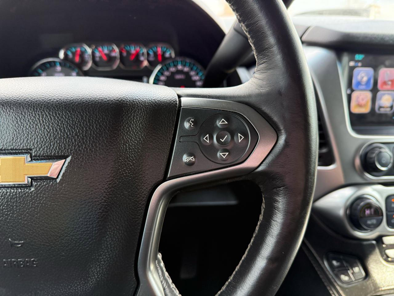 Used 2018 Chevrolet Suburban Premier image 28