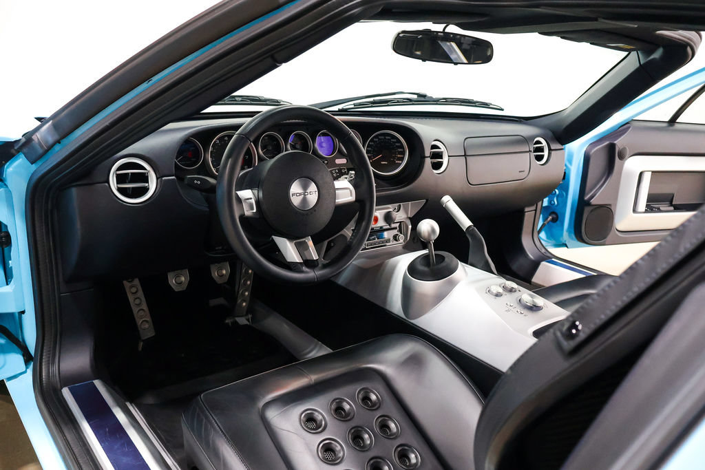 Used 2006 Ford GT RWD image 28