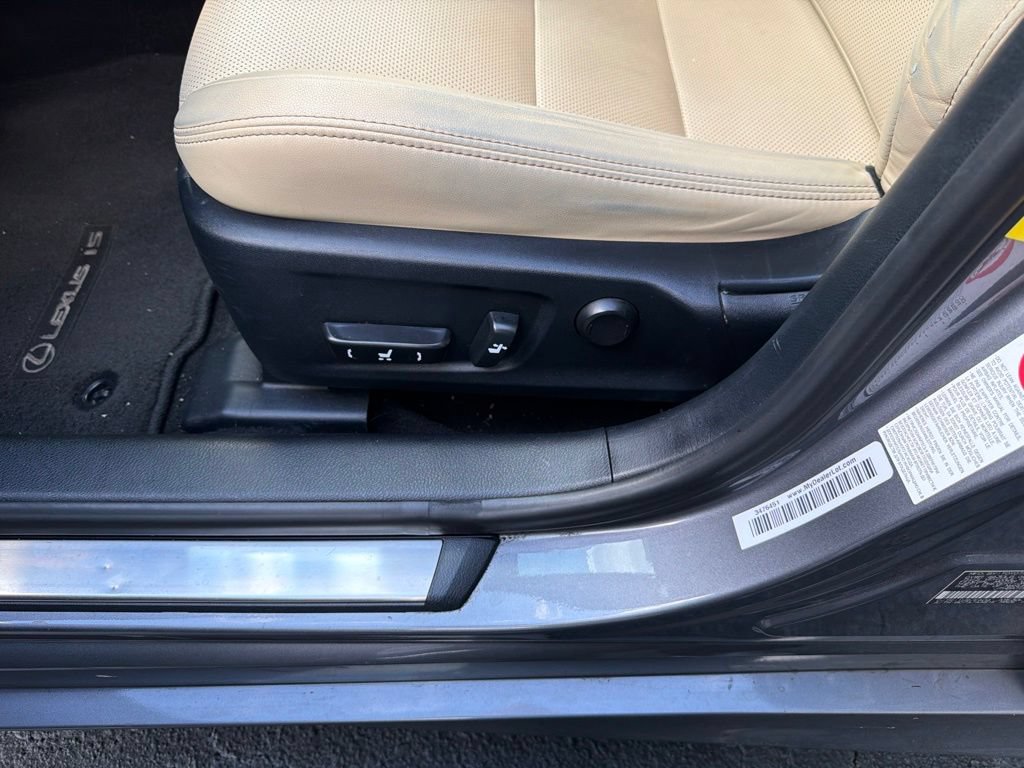 Used 2016 Lexus IS 200t RWD image 12