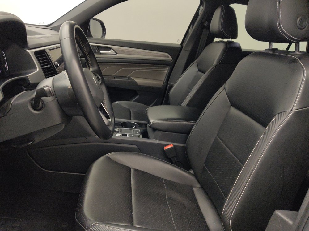 Used 2022 Volkswagen Atlas Cross Sport SE FWD image 17
