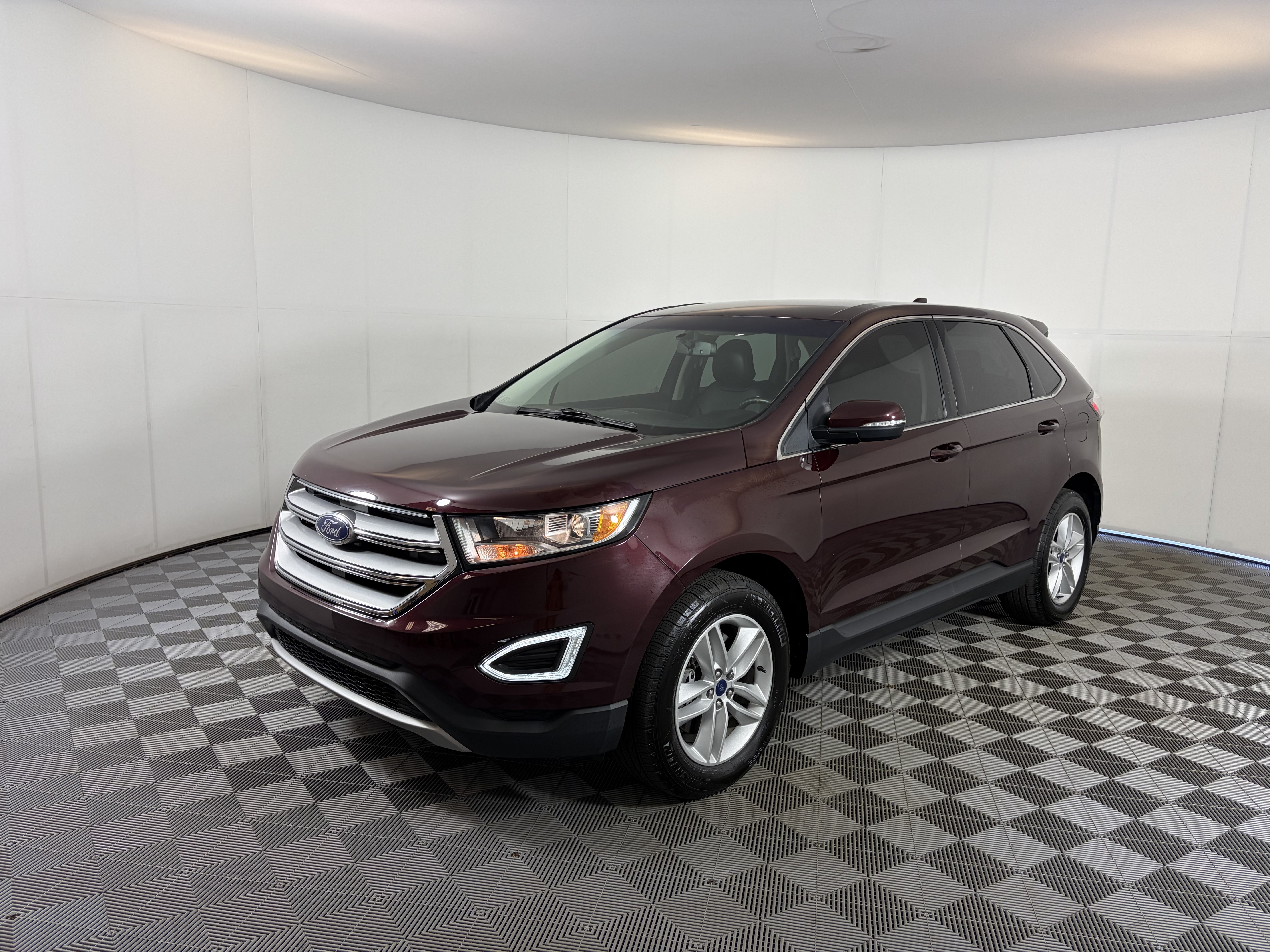 Used 2017 Ford Edge SEL w/ Equipment Group 201A AWD/4WD image 2