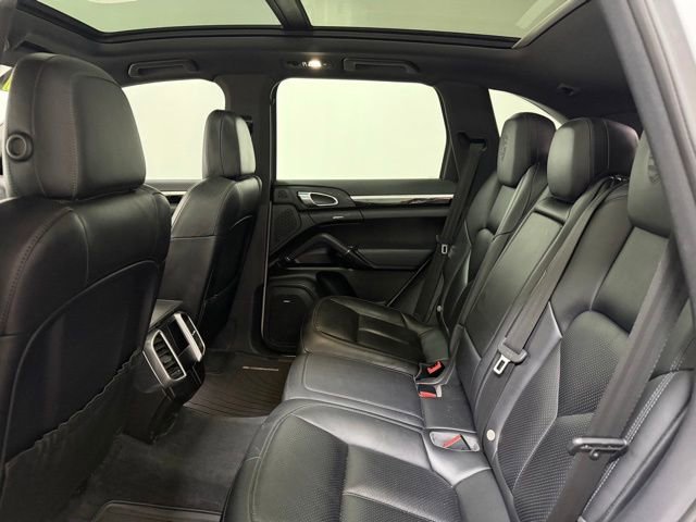 Used 2017 Porsche Cayenne Platinum Edition image 22