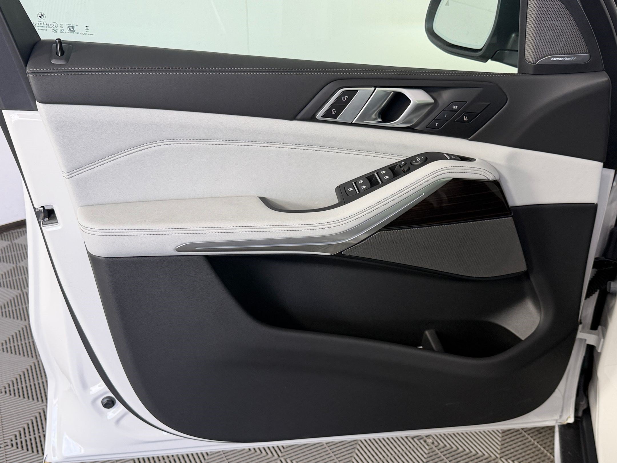New 2026 BMW X5 sDrive40i w/ Climate Comfort Package RWD image 13