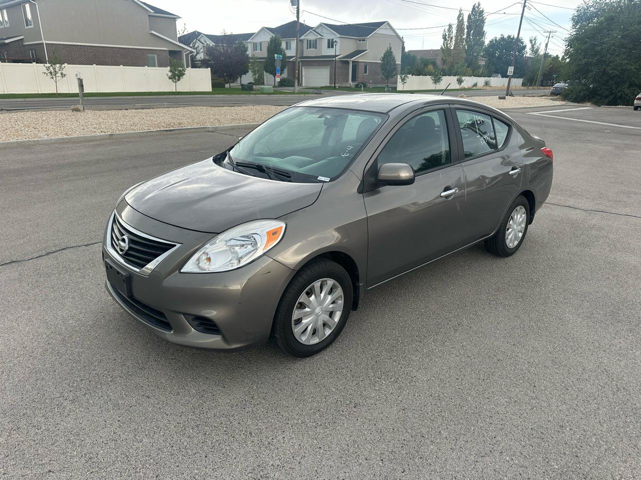 Used 2012 Nissan Versa SV FWD image 5