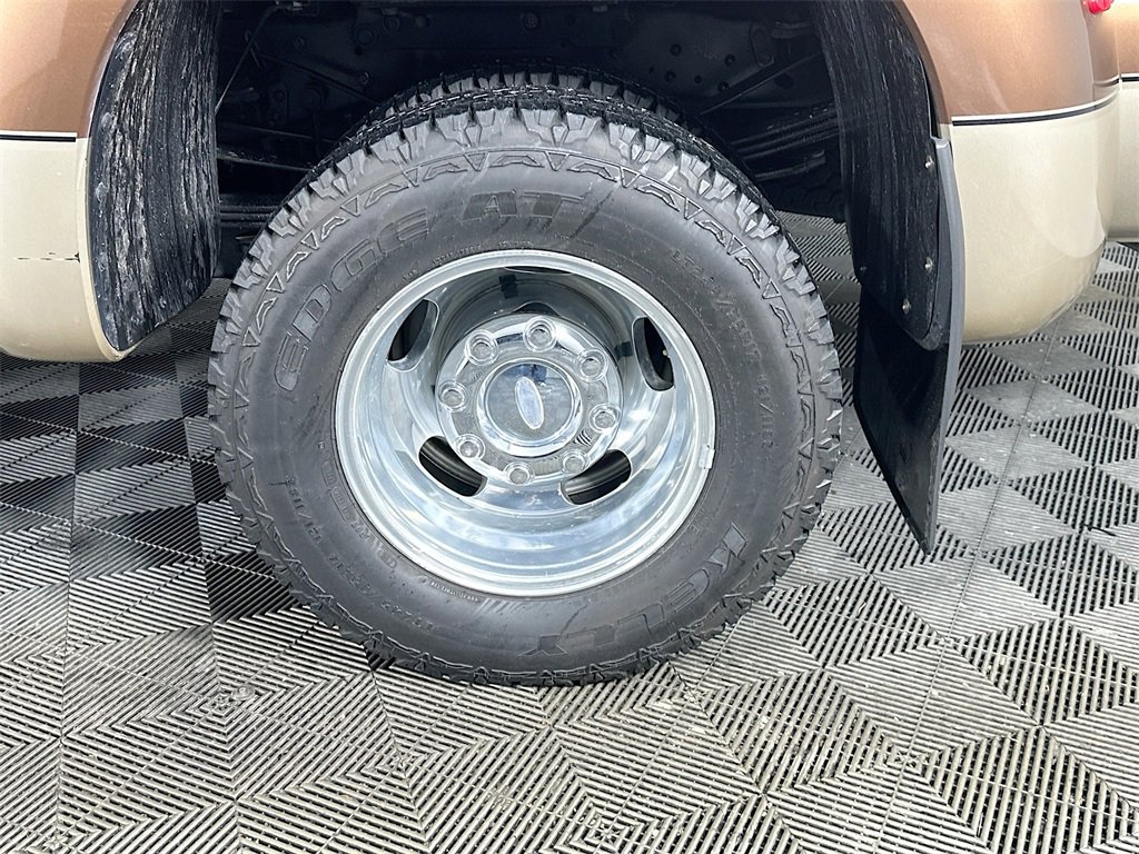 Used 2012 Ford F350 Lariat image 36