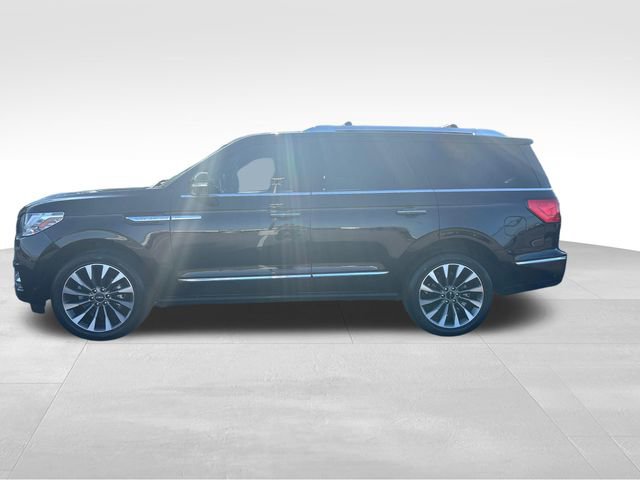 Certified 2021 Lincoln Navigator Reserve w/ Luxury Package AWD/4WD image 2