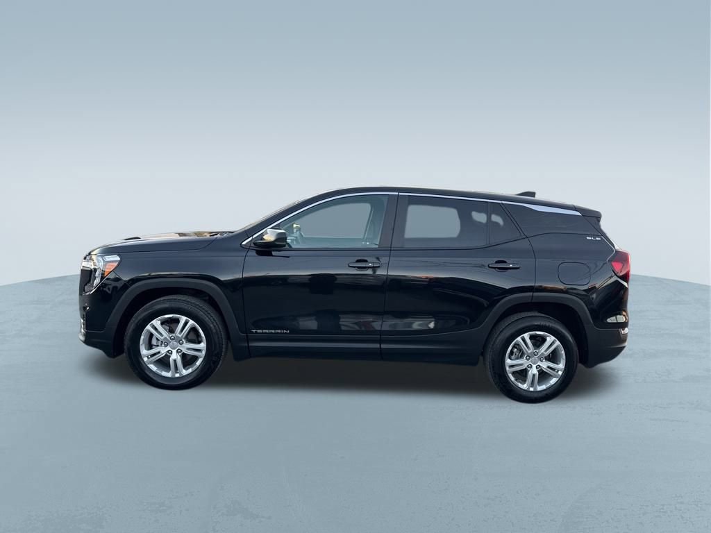 Used 2024 GMC Terrain SLE image 4