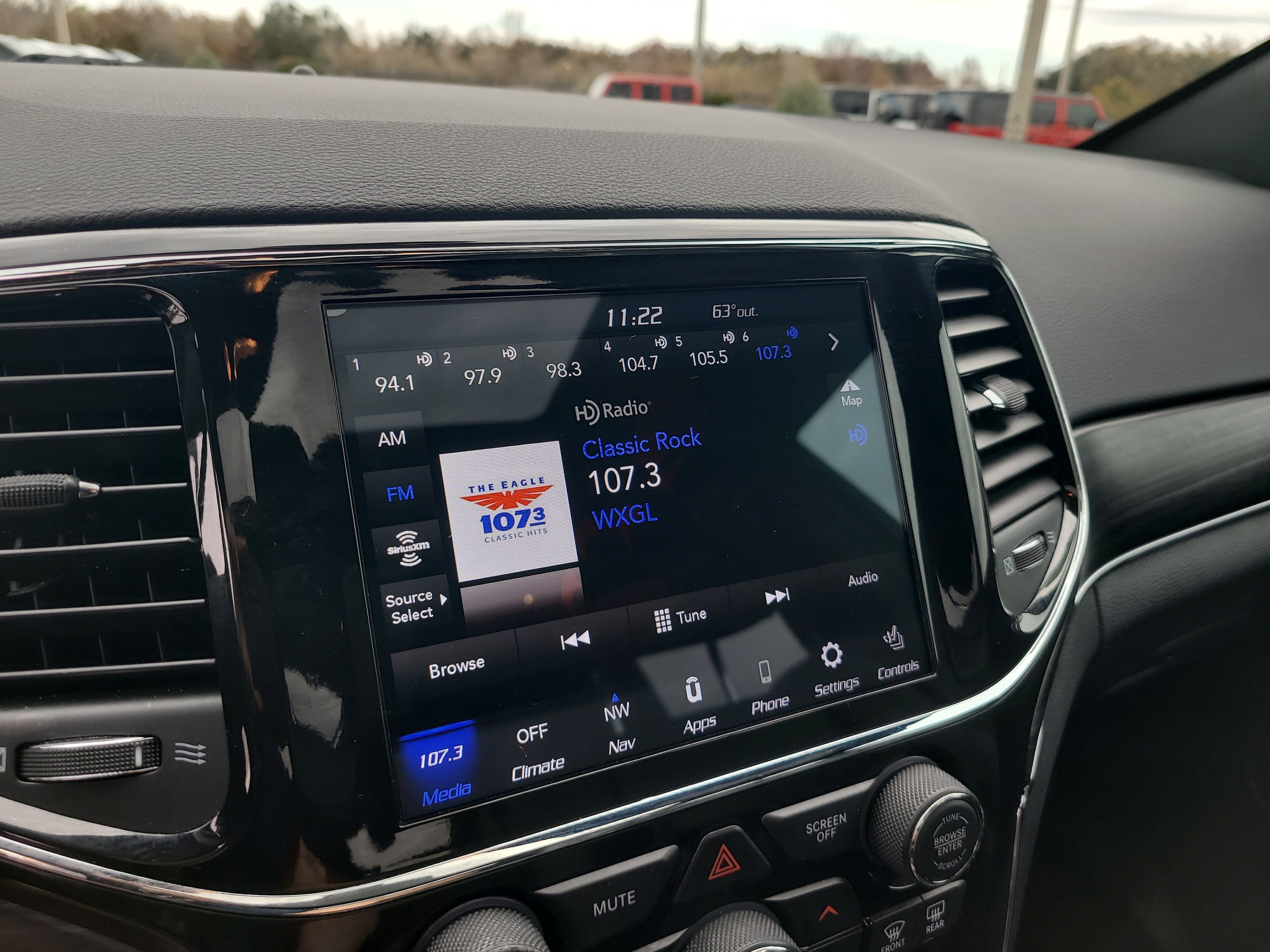 Used 2022 Jeep Grand Cherokee Limited image 21