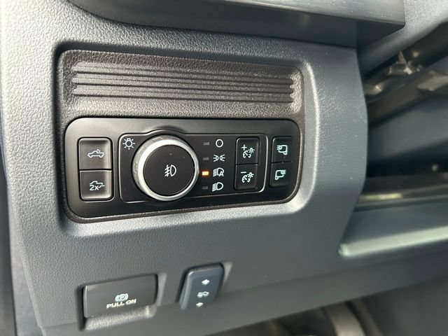 Used 2025 Ford F350 Lariat w/ Black Appearance Package AWD/4WD image 32