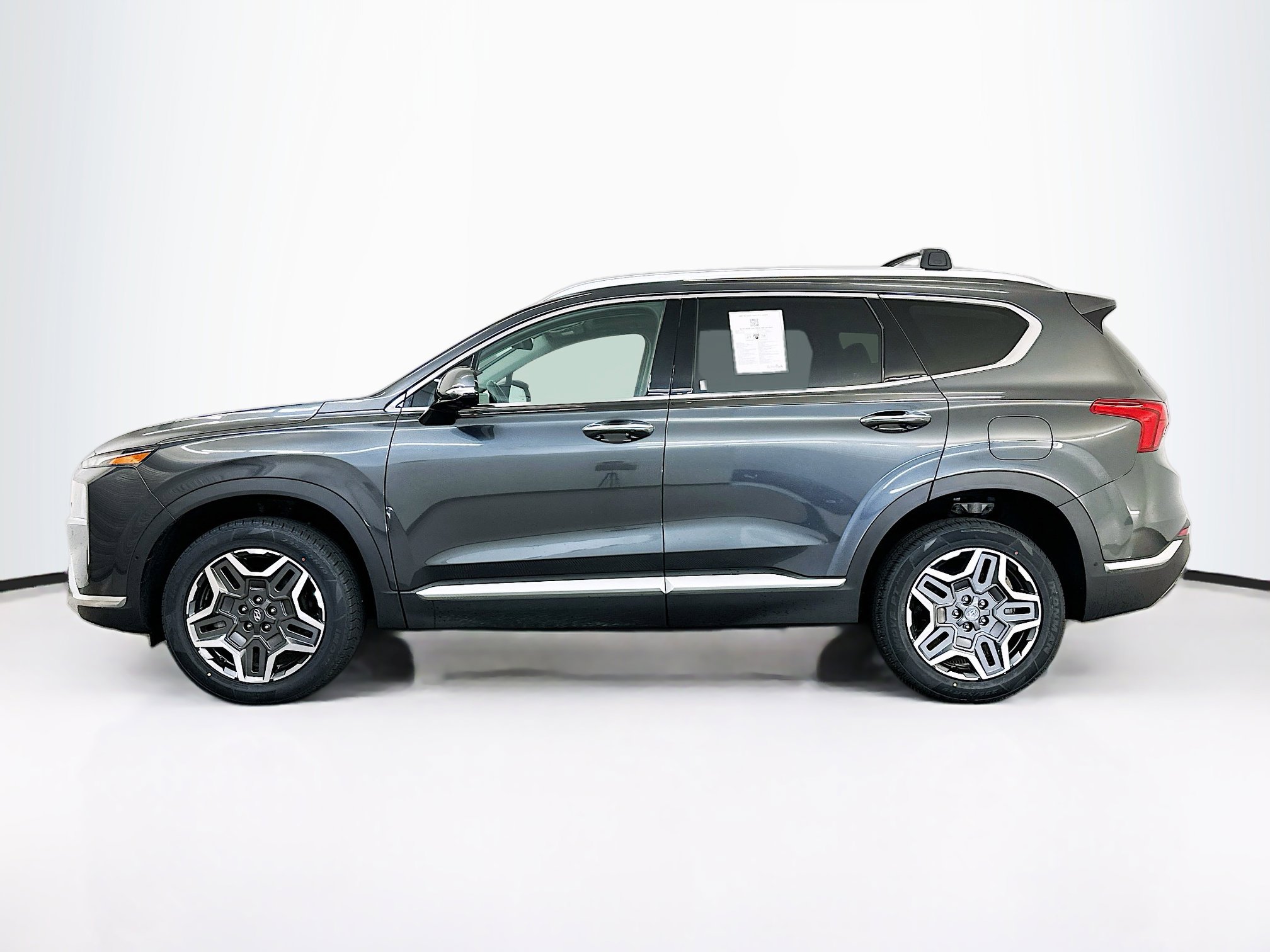 Used 2023 Hyundai Santa Fe Limited image 4