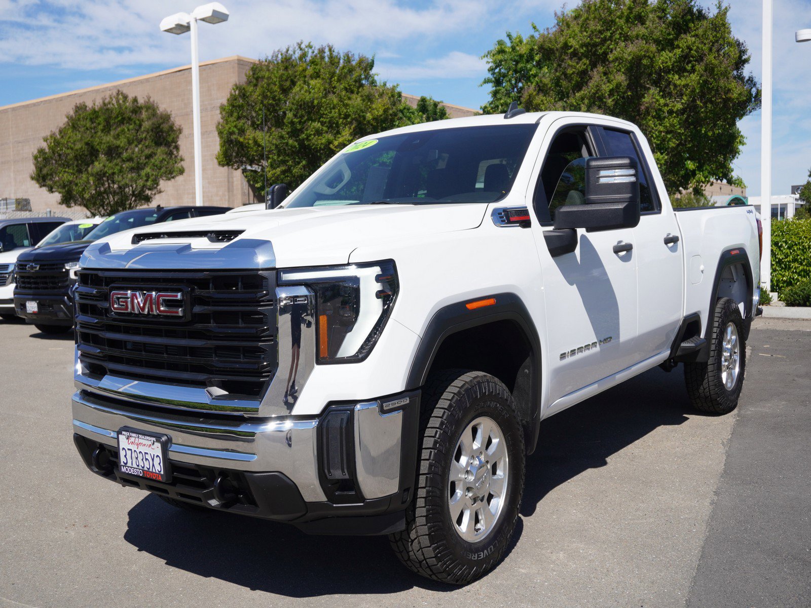 Used 2024 GMC Sierra 2500 Pro w/ Convenience Package image 7