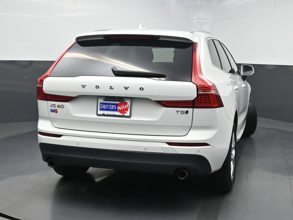 Used 2020 Volvo XC60 T5 Momentum image 38