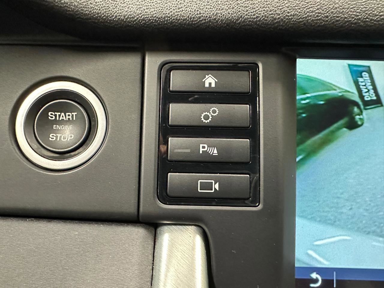 Used 2019 Land Rover Discovery Sport SE image 38