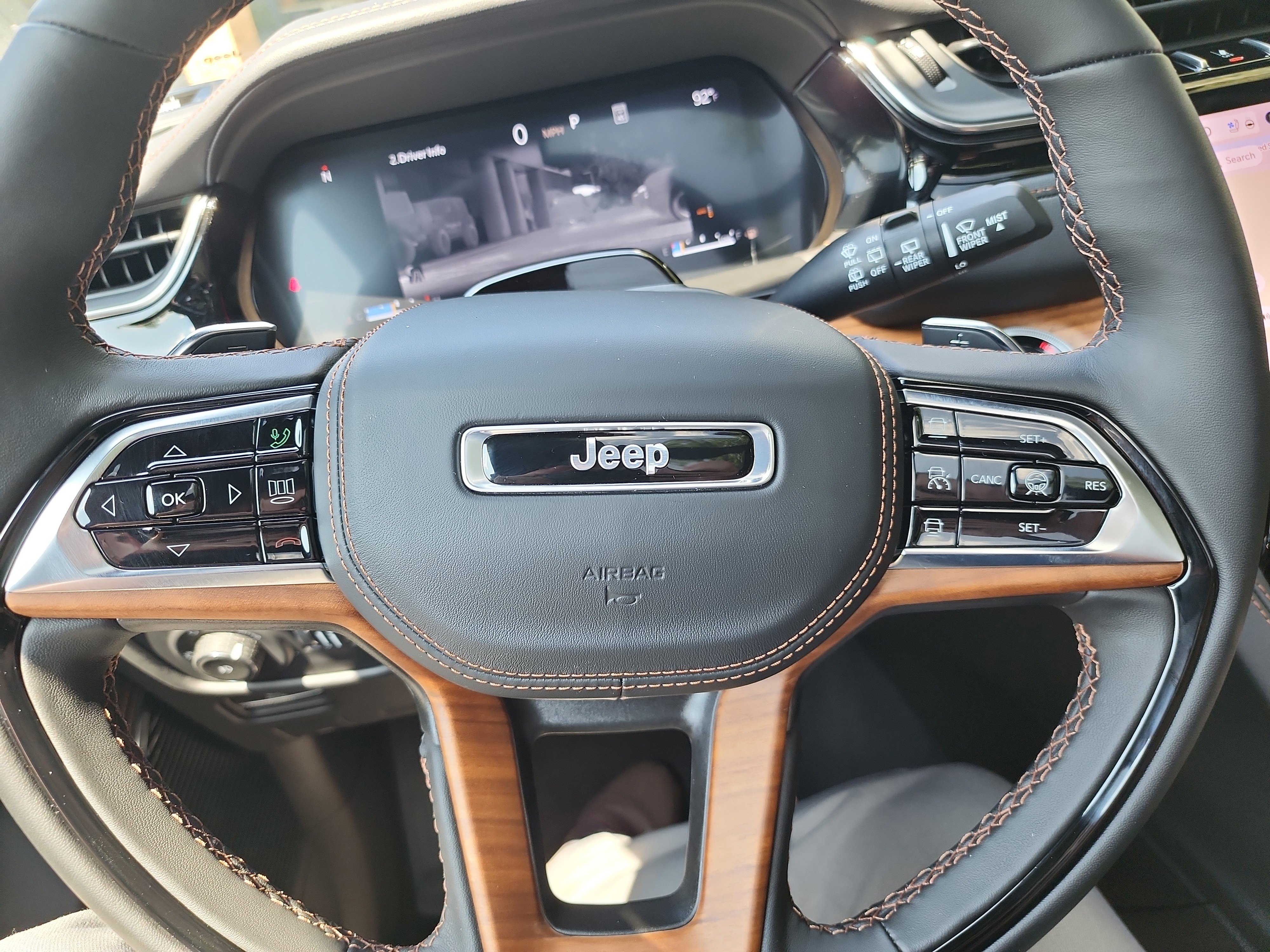 New 2025 Jeep Grand Cherokee Summit image 13