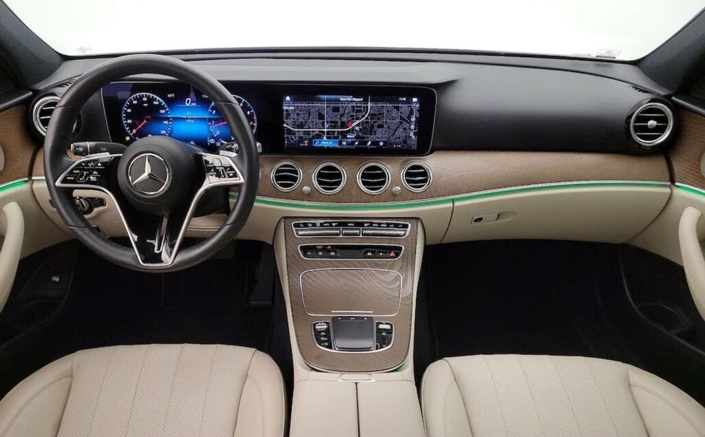 Used 2022 Mercedes-Benz E 350 4MATIC Sedan image 4