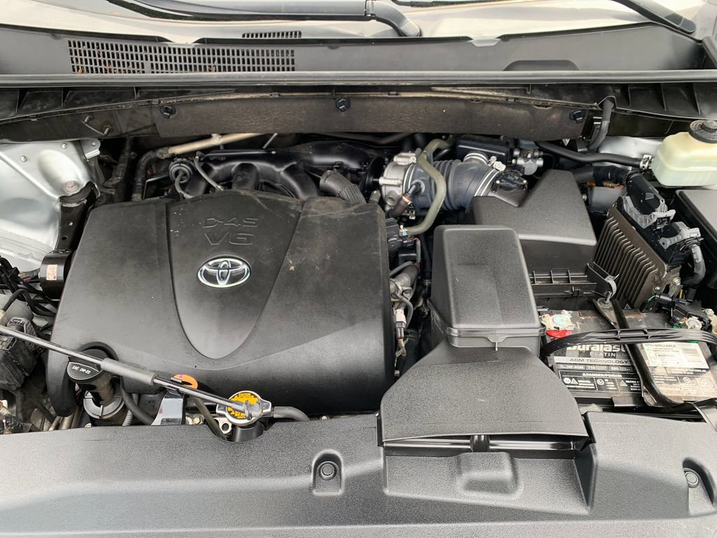 Used 2017 Toyota Highlander XLE AWD/4WD image 21